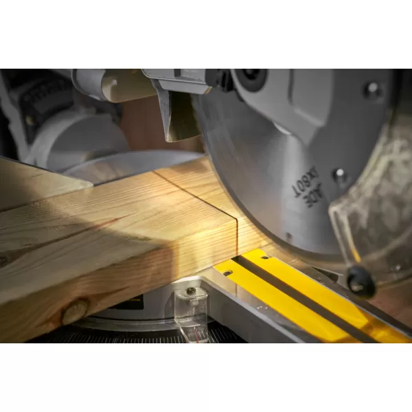 Pokosová pila 254 mm 1800 W s pojezdem Stanley SM1800