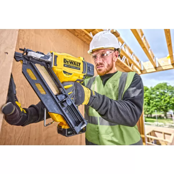 Aku tesařská hřebíkovačka 18V 2x5,0Ah DeWALT DCN930P2