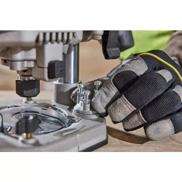 Aku bezuhlíková horní frézka 70mm 18V bez aku DeWALT DCW620NT