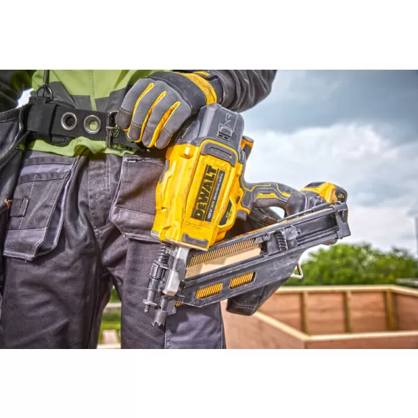 Aku tesařská hřebíkovačka 18V 2x5,0Ah DeWALT DCN930P2