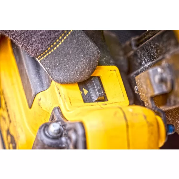 Aku hřebíkovačka 18V bez aku DeWALT DCN950N