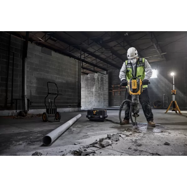 Aku demoliční kladivo s 28mm šestihranem XR FLEXVOLT 54V 2x15Ah DeWALT DCH966Z2