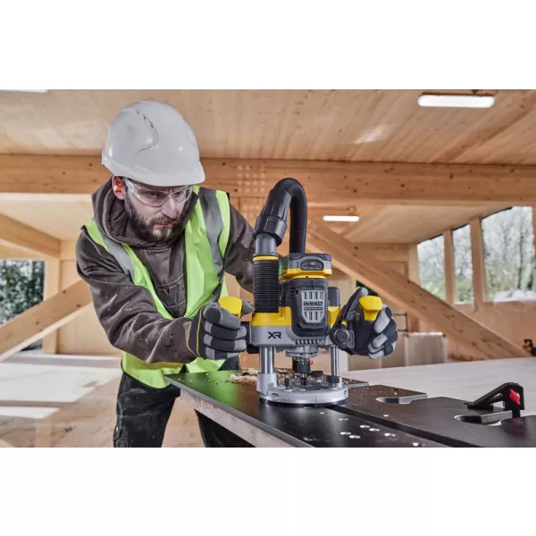 Aku bezuhlíková horní frézka 70mm 18V bez aku DeWALT DCW620NT